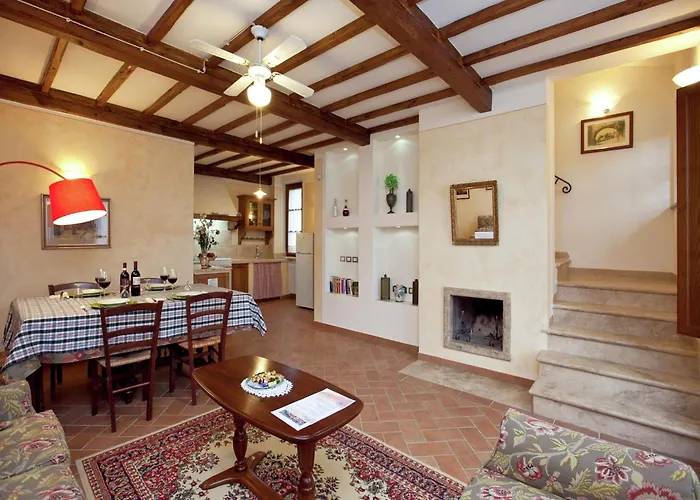 Luxurious Apartment In Lucignano With Views