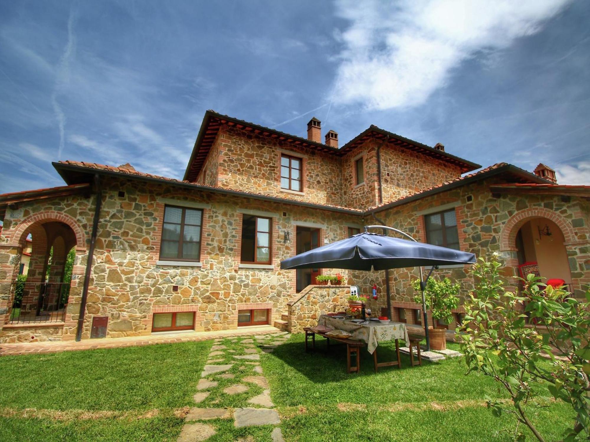 Luxurious In With Views Holiday home Lucignano