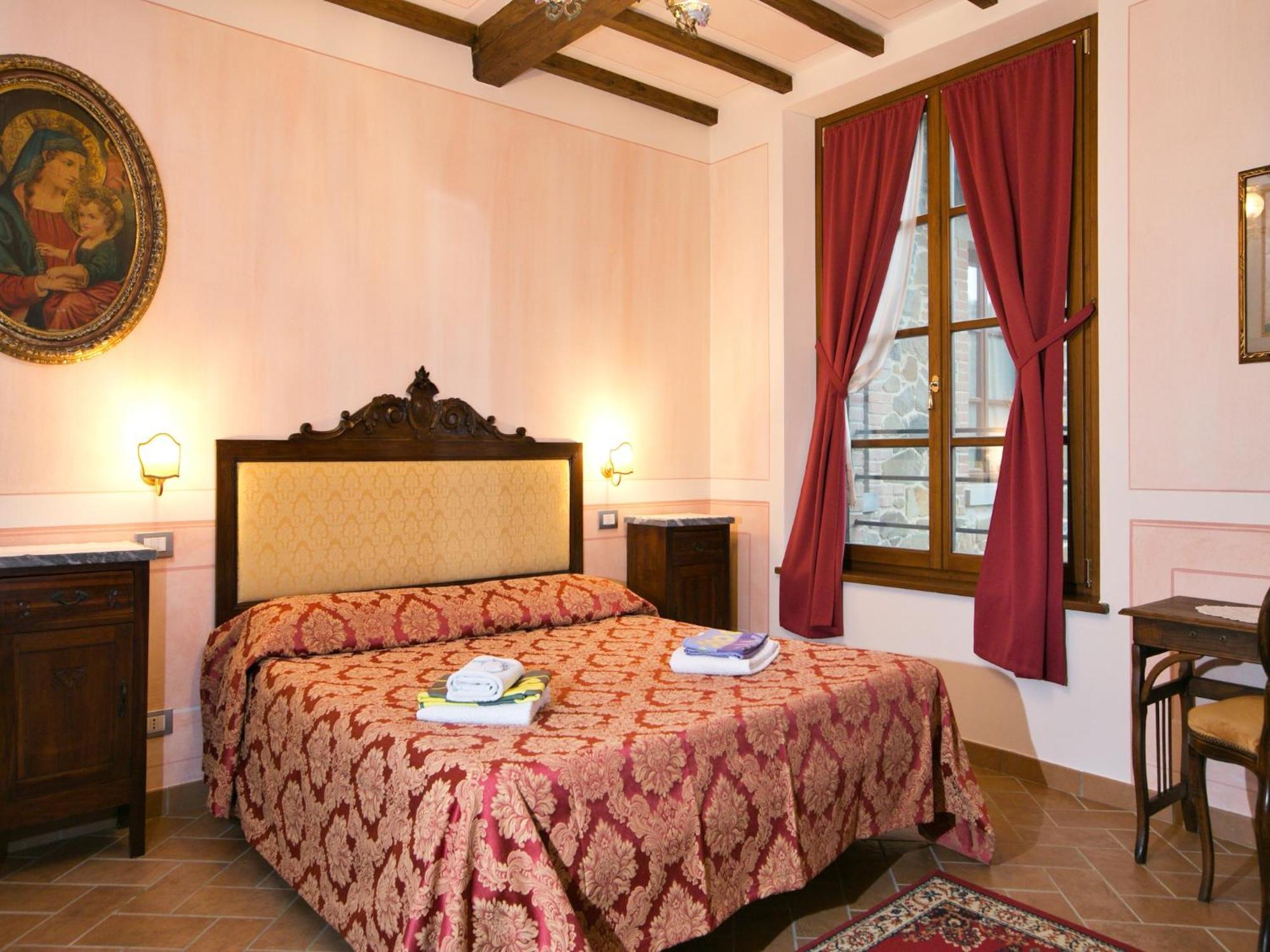 Luxurious In With Views Holiday home Lucignano